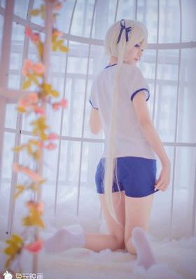 主动打开腿惩罚调教虐乳的视频
