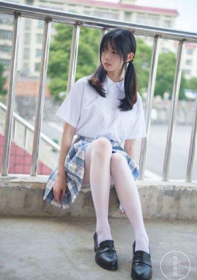 《女教师》hd中文字幕