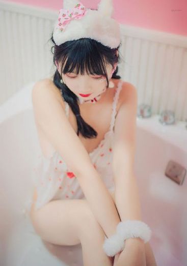 秋霞三级伦电影